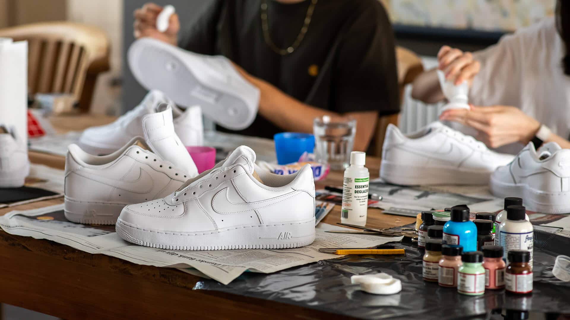 Top 5 Verfproducten voor Sneaker Customization: Angelus vs. SneakersER 