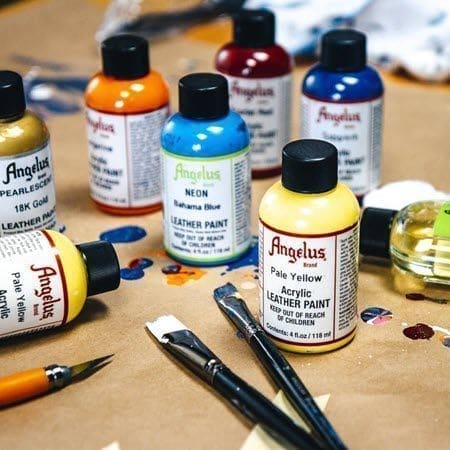 Angelus leerverf flessen in verschillende kleuren voor het customizen van sneakers