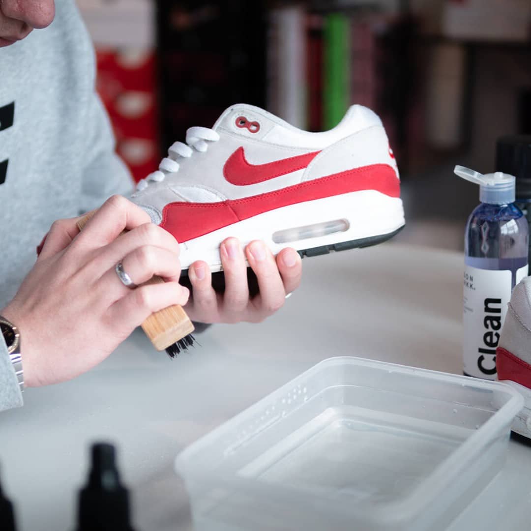 Sneakers schoonmaken